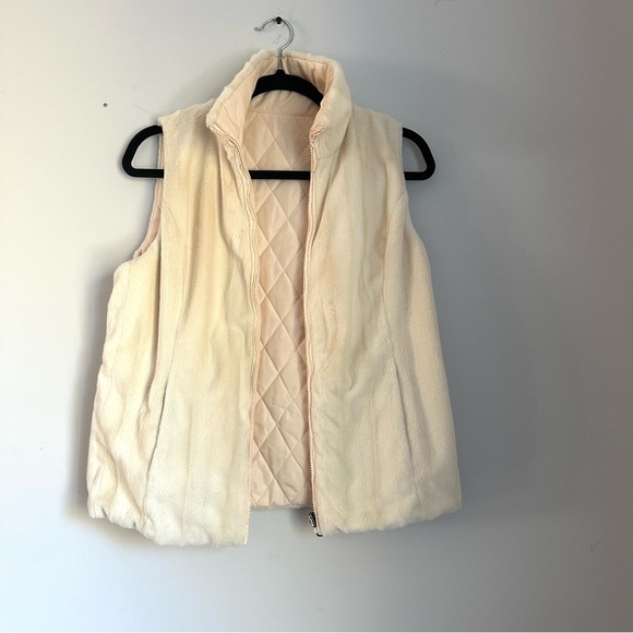 Winter Cream Off-White Reversible Faux Fur Vest with pockets petite medium - Picture 3 of 9